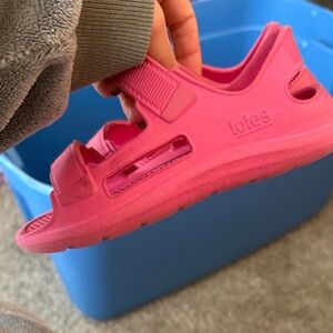 Kids Pink Totes Sandals
